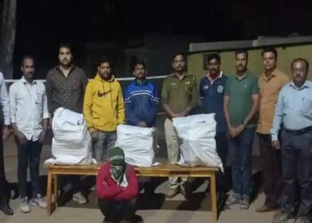 १५ लाखांचा गांजा जप्त ; स्थानिक गुन्हे अन्वेषण व म्हसवड पोलिसांची कारवाई.