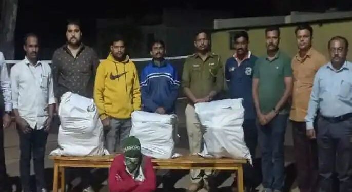 १५ लाखांचा गांजा जप्त ; स्थानिक गुन्हे अन्वेषण व म्हसवड पोलिसांची कारवाई.