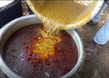 खळबळजनक : सांगलीत ३२ विद्यार्थ्यांना विषबाधा : शाळेने दिला होता डाळ भात : सांगली सिव्हील मध्ये उपचार सुरू.