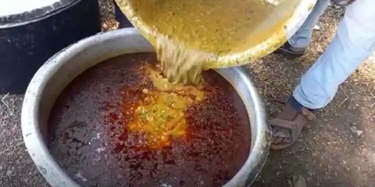 खळबळजनक : सांगलीत ३२ विद्यार्थ्यांना विषबाधा : शाळेने दिला होता डाळ भात : सांगली सिव्हील मध्ये उपचार सुरू.