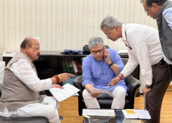 सांगली जिल्ह्यातील रेल्वेशी संबंधित विविध विषयांवर केंद्रीय रेल्वे मंत्र्याशी सकारात्मक चर्चा