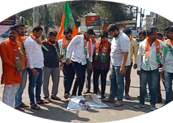 जितेंद्र आव्हाड यांनी तोंडाला लगाम घालावा ; त्यांना कृपामाई या वेड्यांचे हॉस्पिटलमध्ये ऍडमिट करू : भाजप युवा मोर्चाचे पदाधिकाऱ्यांनी केला निषेध व्यक्त.