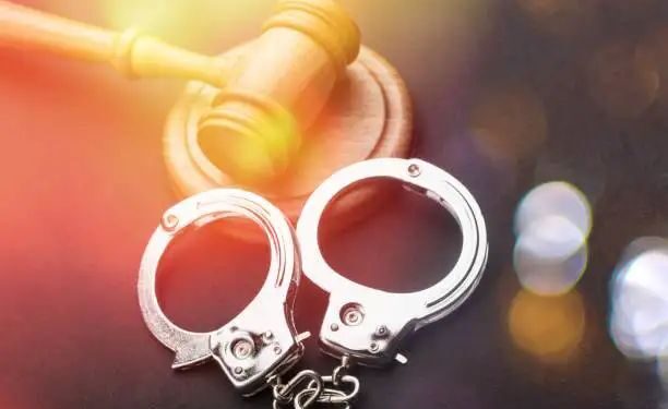 तरुणाचे खोटे लग्न लावून देऊन पाच लाखांची फसवणूक