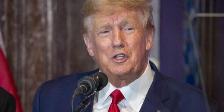 मोठी बातमी! माजी अमेरिकन राष्ट्राध्यक्ष डोनाल्ड ट्रम्प यांना अटक