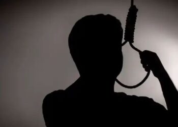 ‘त्या’ व्यक्तीची आत्महत्या ; सुसाईड नोटमध्ये दोन पोलिसांची नावे ; सर्वत्र खळबळ.!