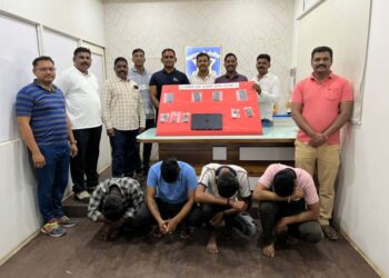 कुपवाड मधील टोळक्याने लावला आयपीएलवर सट्टा..! करियरला लागला बट्टा तर एलसीबीने दाखवला “मेरी आवाज सुनो” चा पट्टा..!!