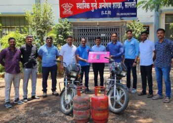 मिरजेत चोरी करणाऱ्या तिघांना अटक ; दीड लाखांचा माल जप्त ; एलसीबीची कारवाई