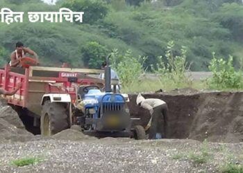 अवैध वाळू तस्करी प्रकरणी पकडलेले वाहन कार्यालयातून पळवले