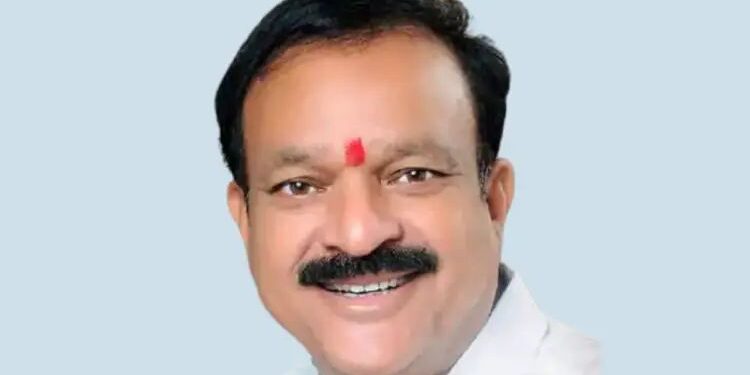 धक्कादायक : काँग्रेस नेत्यावर गोळीबार ; चंद्रपुरात एका बुरखाधारक व्यक्तीनं..