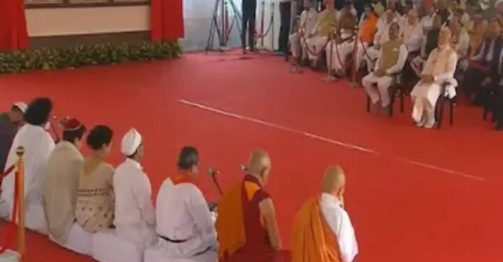 नव्या संसद भवनात दिसला सर्वधर्म समभाव; 12 धर्माच्या प्रतिनिधींनी केली प्रार्थना; पहा Video