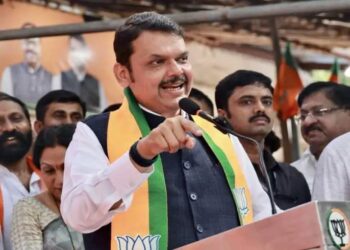 “आता भावी मुख्यमंत्री नको पाच अक्षरी नाव हवे”, फडणवीसांच्या उपस्थितीत टाळ्यांचा कडकडाट…