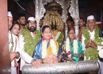 Aashadhi Wari 2023 : मुख्यमंत्र्यांच्या हस्ते सपत्निक विठुरायाची शासकीय महापूजा संपन्न, अहमदनगरचे काळे दाम्पत्य ठरले मानाचे वारकरी.