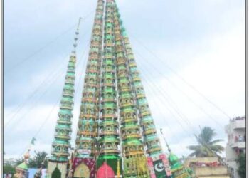 कडेगावात गगन चुंबी ताबूतांच्या भेटीचा सोहळा उत्साहात