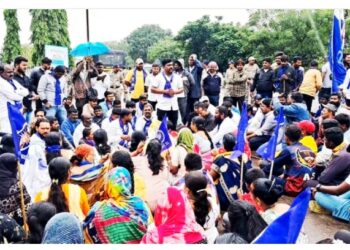 बेडग स्वागत कमान प्रश्‍नी जिल्हाधिकारी कार्यालयावर मोर्चा