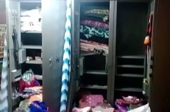 सांगलीतील शिराळ्यात एकाच रात्रीत 23 घरफोड्या, लाखोंचा ऐवज लंपास; 6 ते 7 चोरटे गावातून फिरताना सीसीटीव्हीत कैद..