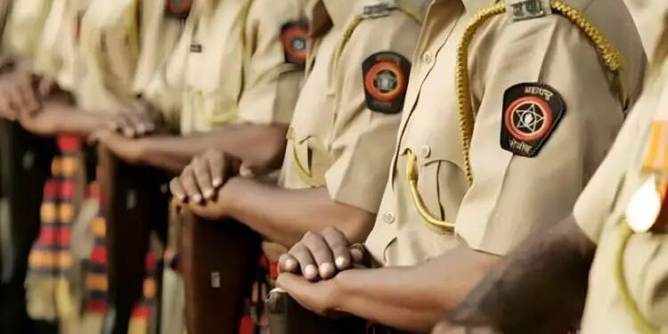 आता पोलीसही कंत्राटी ;मुंबई पोलीस दलात तीन हजार पदे भरण्याचा निर्णय