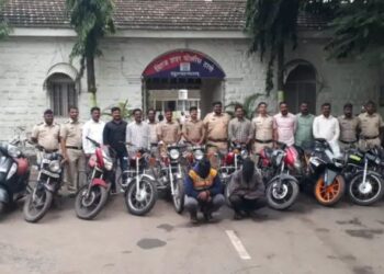 मिरजेत १३ दुचाकींसह अट्टल चोरट्यांना अटक