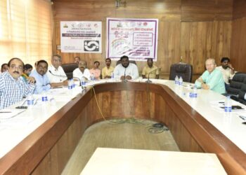 बोगस वैद्यकीय व्यवसायाला आळा घालण्यास गतीने तपासणी मोहिम राबवा : जिल्हाधिकारी डॉ. राजा दयानिधी यांचे निर्देश