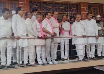 सांगली | शेतकरी संघटनेचा ढाण्या वाघ BRS मध्ये, रघुनाथदादा पाटलांचा चंद्रशेखर राव यांच्या उपस्थितीत पक्षप्रवेश