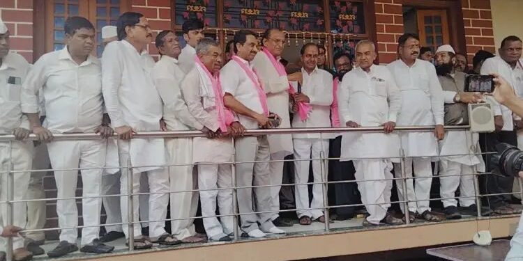 सांगली | शेतकरी संघटनेचा ढाण्या वाघ BRS मध्ये, रघुनाथदादा पाटलांचा चंद्रशेखर राव यांच्या उपस्थितीत पक्षप्रवेश