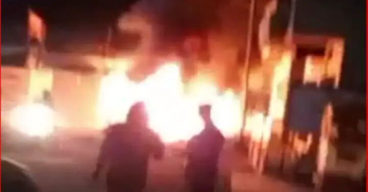 सोशल मीडियावर टाकलेल्या वादग्रस्त पोस्टच्या वादातून साताऱ्यात दंगल; एकाचा मृत्यू, इंटरनेट सेवा बंद