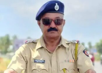 सांगली : दुःखद बातमी ! नाकाबंदीवेळी कारने धडक दिलेल्या पोलिस उपनिरीक्षकाचा उपचारादरम्यान मृत्यू; शासकीय इतमामात अंत्यसंस्कार