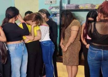 😳सांगली ब्रेकिंग |🔥 वेश्या अड्ड्यावर छापा, देहविक्री करणाऱ्या ७ बांगलादेशी व ३ पश्चिम बंगाली महिलांची सुटका : दोघांवर गुन्हा दाखल.