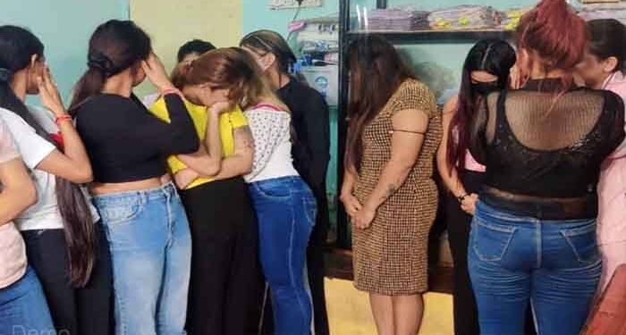 😳सांगली ब्रेकिंग |🔥 वेश्या अड्ड्यावर छापा, देहविक्री करणाऱ्या ७ बांगलादेशी व ३ पश्चिम बंगाली महिलांची सुटका : दोघांवर गुन्हा दाखल.