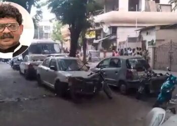 मोठी ब्रेकिंग | गुणरत्न सदावर्ते यांच्या वाहनांची प्रचंड तोडफोड; मराठा तरुणांचा सर्वात मोठा दणका..!