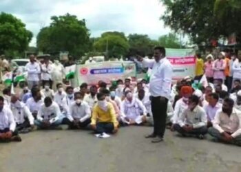 सांगली ब्रेकिंग | शेतकऱ्याच्या पोरांना हातात बंदुका घ्यायला लावू नका, स्वाभिमानीचा इशारा;