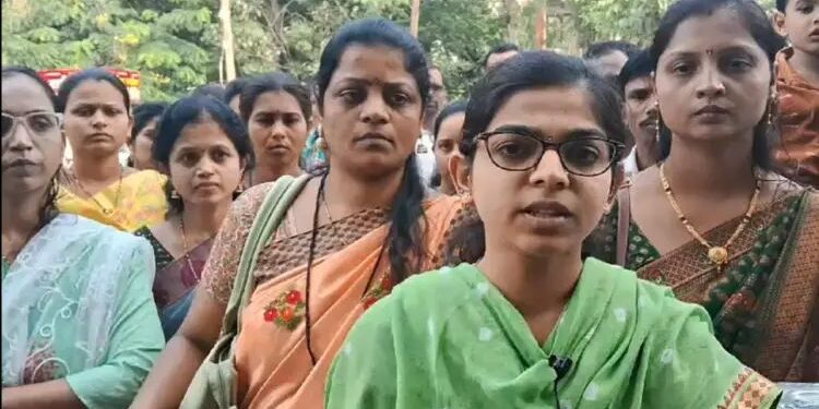 सांगली |कामगारमंत्र्यांच्या घराला कामगारांच्या पत्नींची धडक.! “साहेब, लहान बहिण म्हणून समजून घ्या”… जनरल मोटर्सच्या कामगारांच्या पत्नींची आर्त हाक