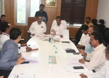 धनगर समाजाच्या मागण्यांबाबत मंत्रालयात झालेल्या आढावा बैठकीत झाली ‘ही” चर्चा..