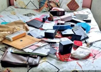 डॉक्टर दाम्पत्याचा बंगला फोडला; 25 तोळे सोने चोरले