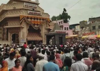 कार्तिकीसाठी पंढरीत लाखाे भाविक दाखल ; मराठा समाजाने आंदोलन मागे घेतल्याने महापूजेचा पेच सुटला