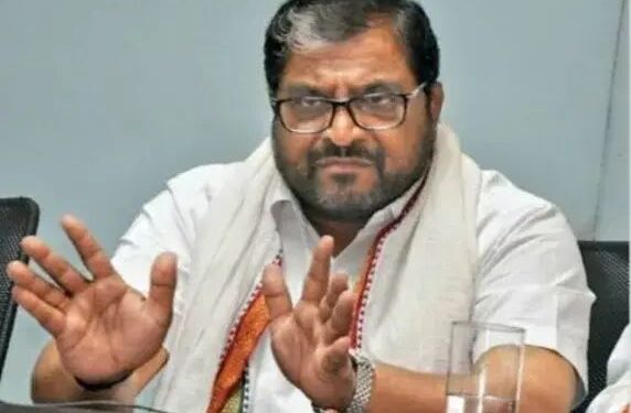 ब्रेकिंग | ऊस आंदोलनाची तीव्रता वाढणार ; सरकारसाेबती ऊस दराची चर्चा ठरली निष्फळ..