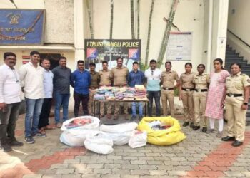 सांगलीत गोदाम फोडून तीन लाखांचे कपडे लंपास करणाऱ्या तीन महिलांना अटक, एक लाखांचा माल जप्त