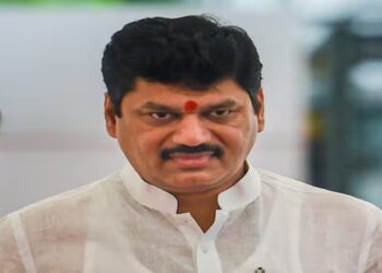 मोठी बातमी! कृषीमंत्री धनंजय मुंडे यांना कोरोनाची लागण, घरामध्ये क्वारंटाईन