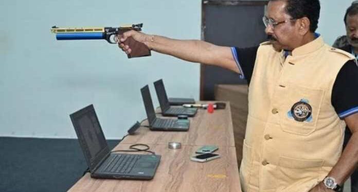 आख़िर कौन है धीरज साहू , जिनके ठिकानों से छापे में मिले लगभग 300 करोड़ रुपये?