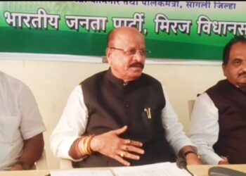 सांगली | पालकमंत्री फार श्रीमंत पण नाही आणि भिकारी सुद्धा नाही. भिकाऱ्यांची भीक आम्ही घेत नसतो – पालकमंत्री सुरेश खाडे