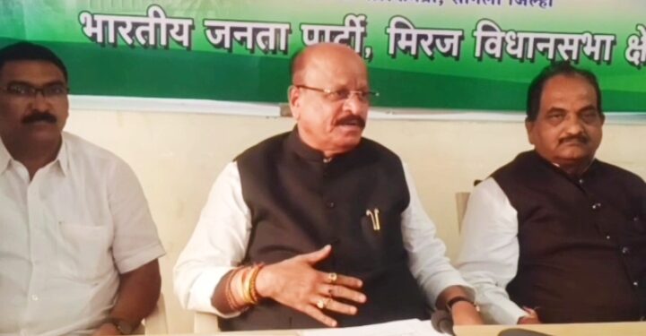 सांगली | पालकमंत्री फार श्रीमंत पण नाही आणि भिकारी सुद्धा नाही. भिकाऱ्यांची भीक आम्ही घेत नसतो – पालकमंत्री सुरेश खाडे