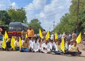 ब्रेकिंग | धनगर समाजाने जत -सांगली रस्ता रोखला ; अशोक गोरड यांची प्रकृती खालावली