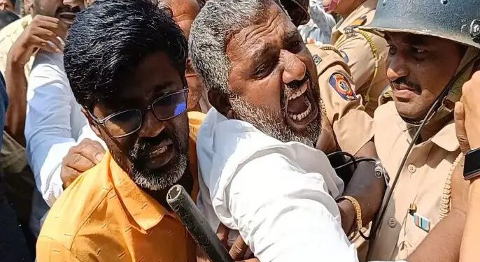 वसंतदादा कारखान्यात कार्यकर्ते घुसले ; ऊस दरासाठी स्वाभिमानी पुन्हा आक्रमक