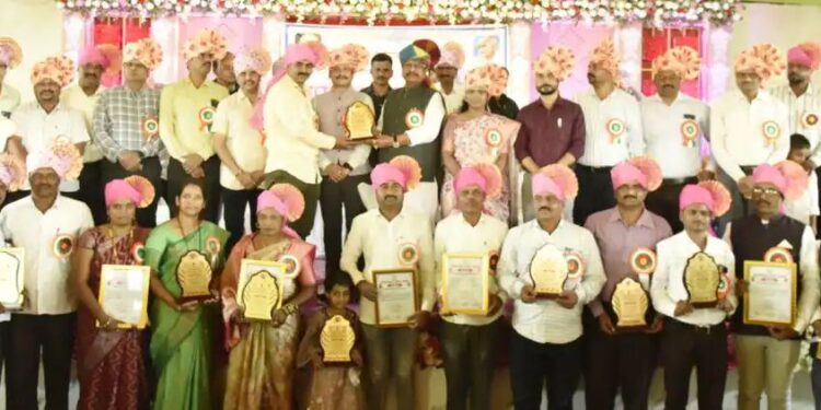 ग्रामसेवकांनी गावाच्या विकासासाठी गतीने काम करावे – डॉ. सुरेश खाडे