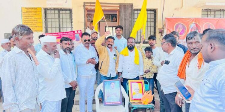 नेवरीत मातंग समाजाचा ग्रामपंचायत कार्यालयावर हलगी मोर्चा