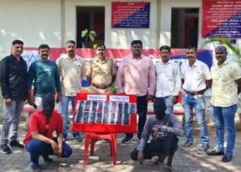 मिरजेत दोन मोबाईल चोरट्यांना अटक ; चोरीचे १७ मोबाईल हस्तगत