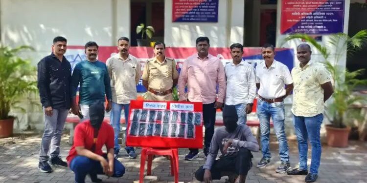 मिरजेत दोन मोबाईल चोरट्यांना अटक ; चोरीचे १७ मोबाईल हस्तगत