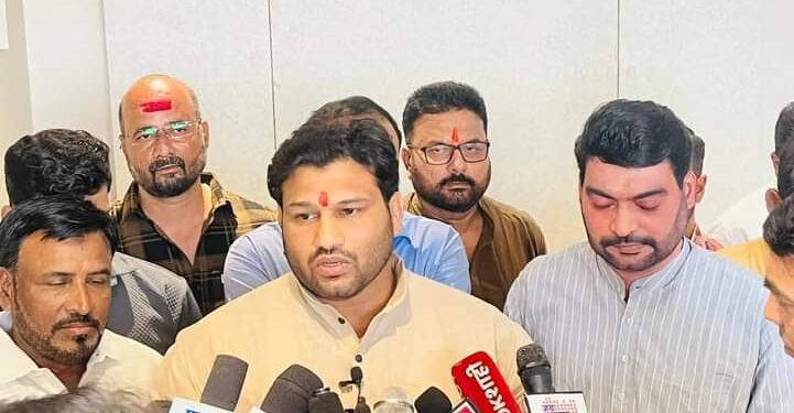 सांगली | ‘जिद्दीला पेटलो तर स्वत:चंही ऐकत नाही’; चंद्रहार पाटलांनी शड्डू ठोकला..!