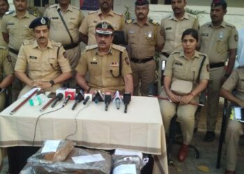 मोठी ब्रेकिंग | मिरजेत तब्बल १९ कोटी २४ लाखांची व्हेल माशाची उलटी जप्त, ३ जण ताब्यात : स्थानिक दुचाकीचा सहभाग असल्याने संशय बळावला..?