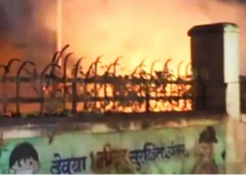 मिरज ब्रेकिंग |भीषण आग.! उद्धव ठाकरेंच्या मिरजमधील सभास्थळानजीक मोठी आग!