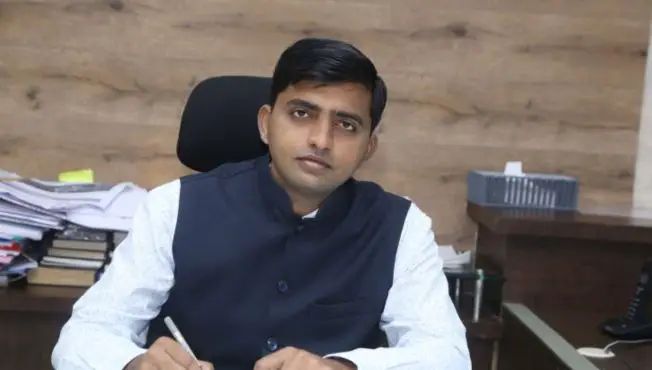 आचारसंहितेचे काटेकोर पालन करा : जिल्हाधिकारी येडगे